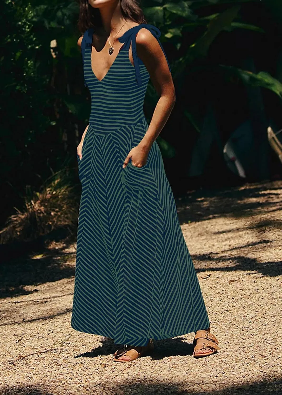 Casual Summer Maxi Dresses Striped Smocked V Neck Sleeveless Sundress Tie Strap Flowy Beach Long Dress with Pockets