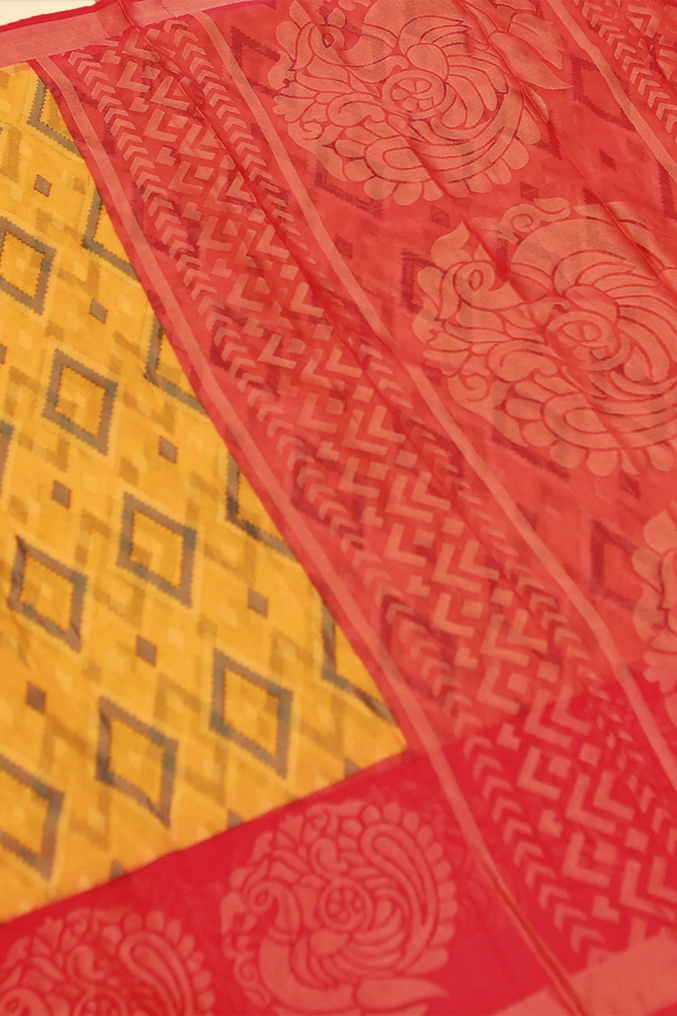 Contrast Pallu Ikkat Brasso Saree - Lightweight & Stylish