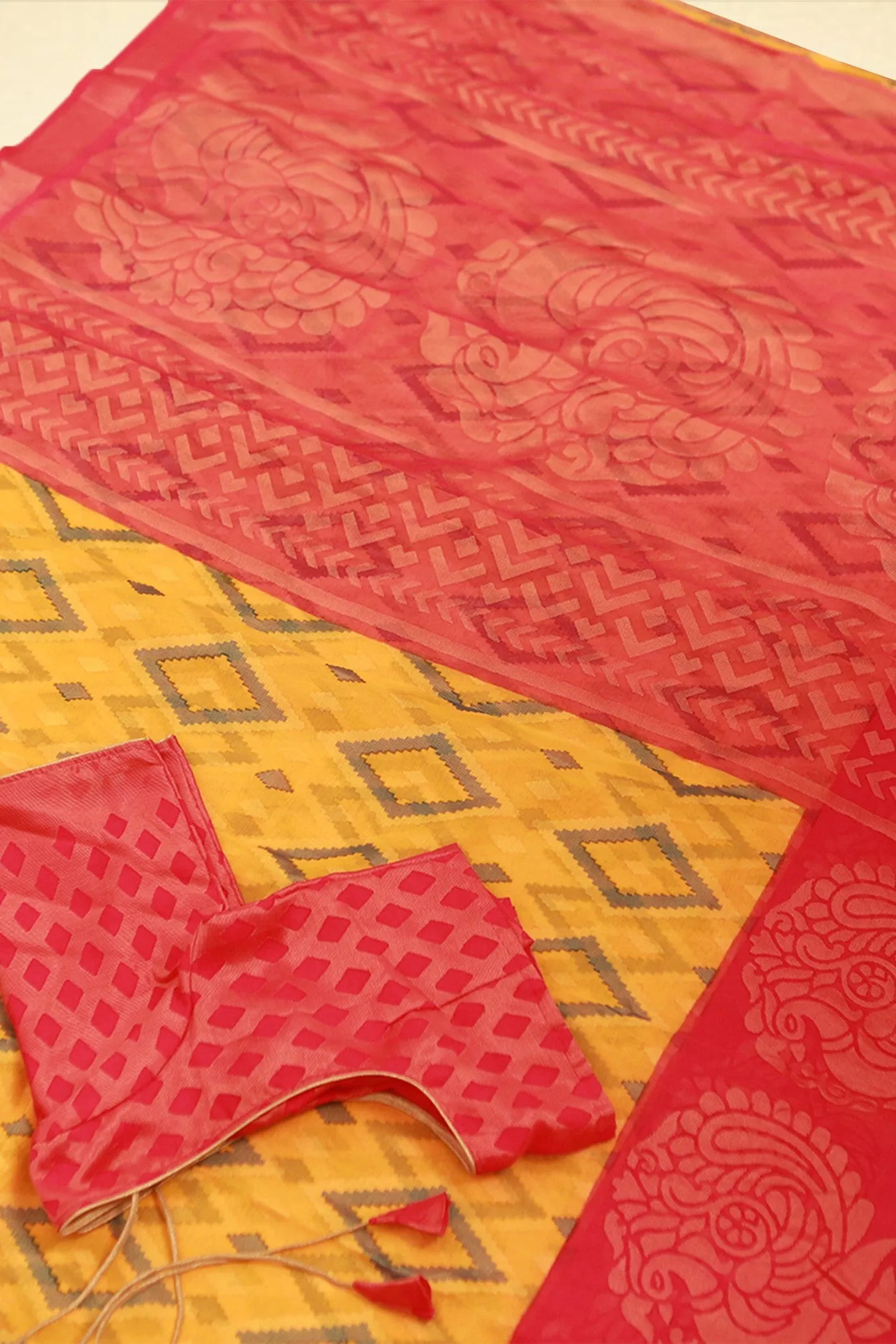 Contrast Pallu Ikkat Brasso Saree - Lightweight & Stylish