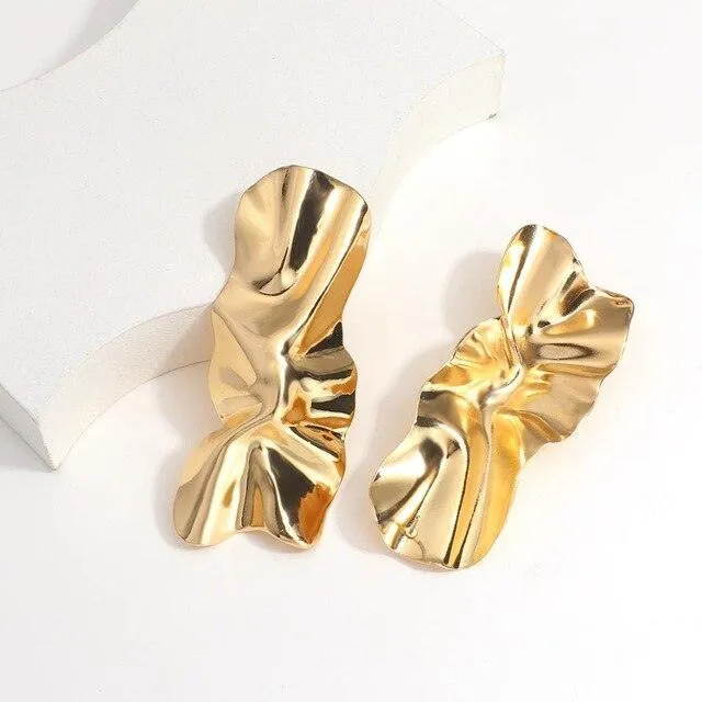MINIMALIST EARRINGS